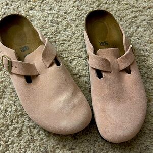 blush pink Birkenstock Boston Clog